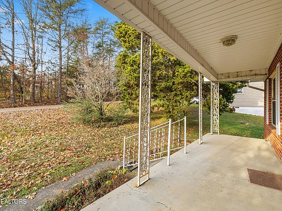 4th image of 6216 McNeely Rd