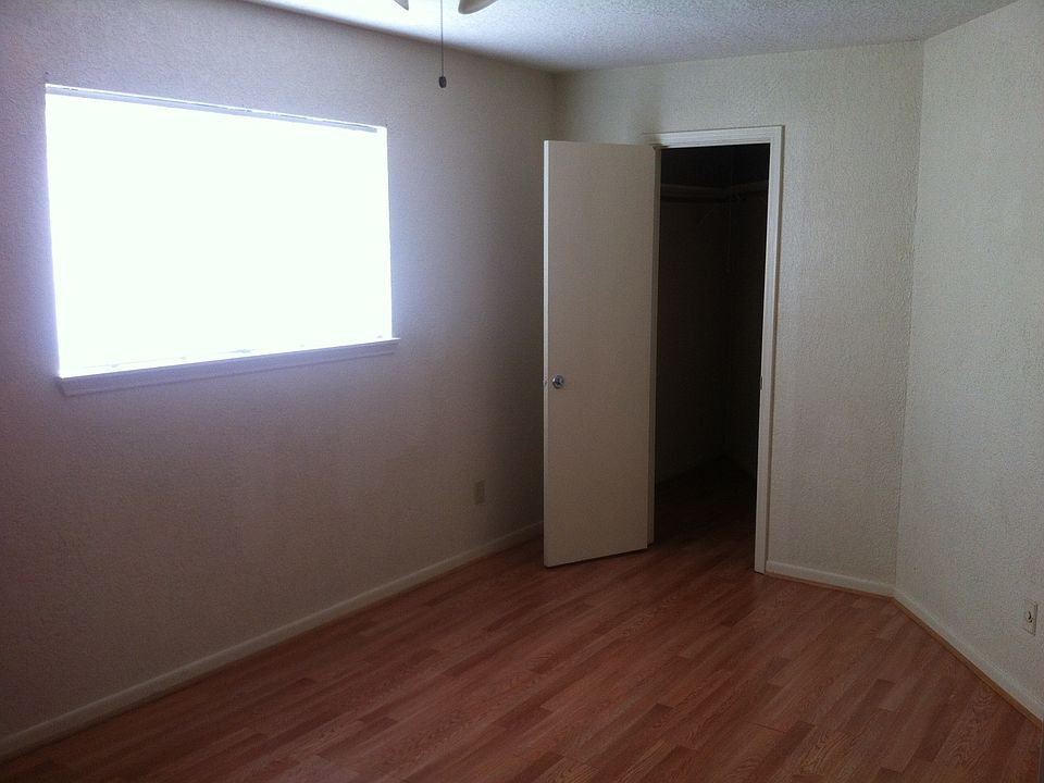1st image of 2305 55th St APT 3