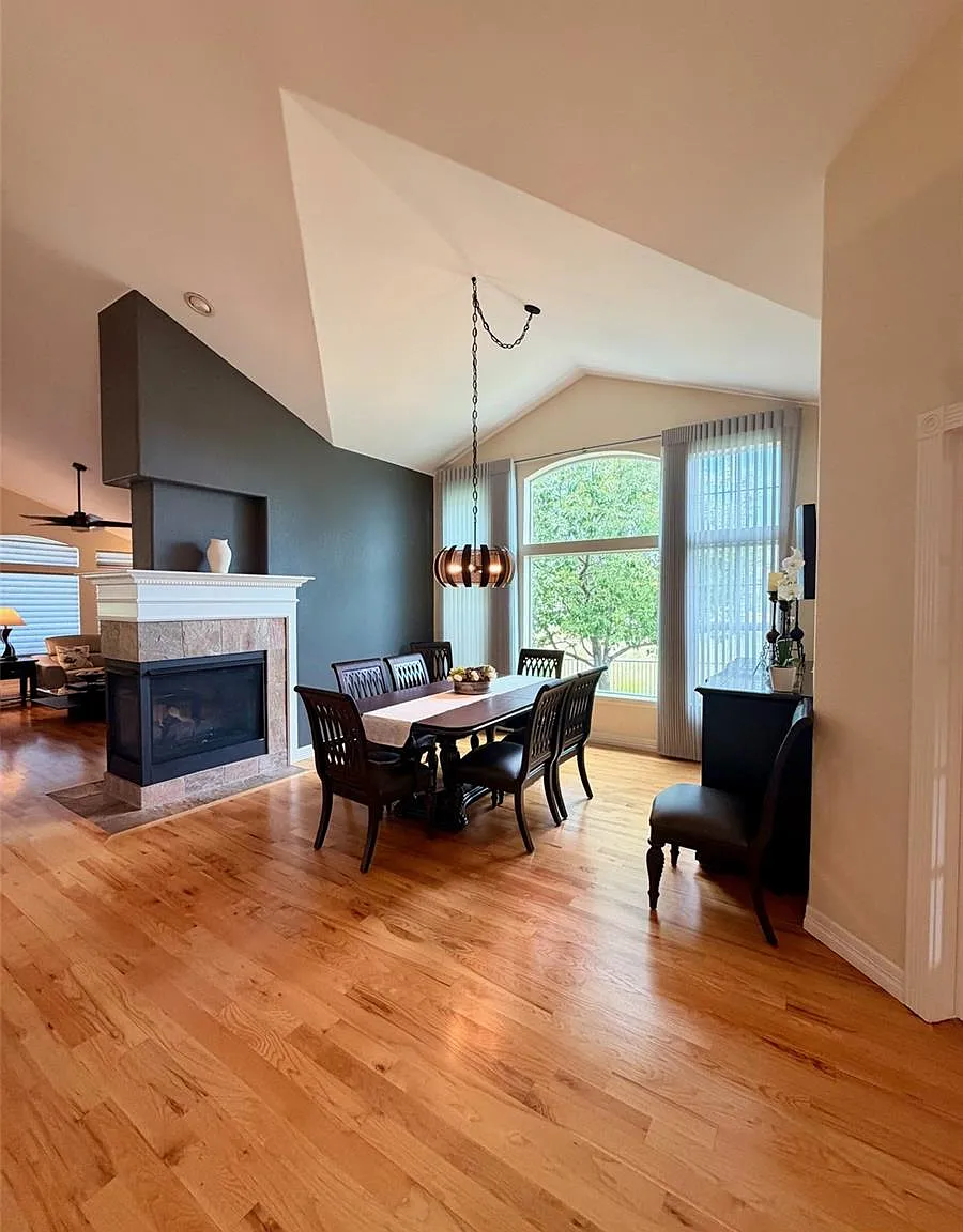 5 bed, 3.5 bath, 4990 sqft, $4,500 — Photo 3
