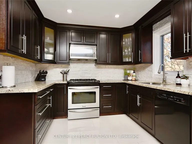 251 Livingstone St W #UPPER — Photo 6