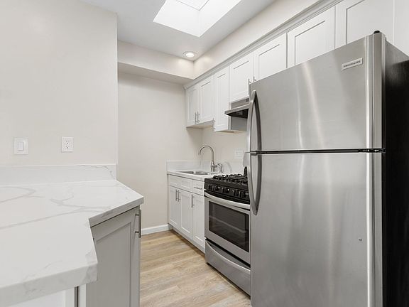 5th image of 715 Cohasset Ct APT 11