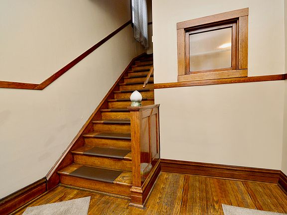4th image of 5316 W Montrose Ave