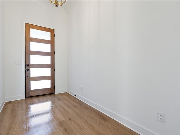 3rd image of 7103 SW Basswood Ave