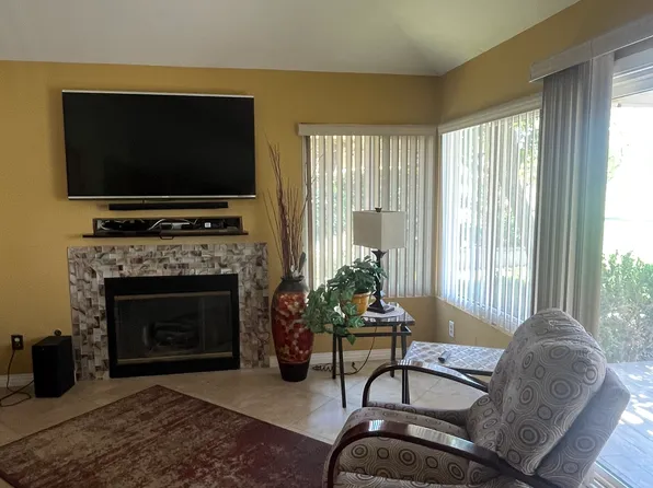 41441 Woodhaven Dr W, Palm Desert, CA 92211