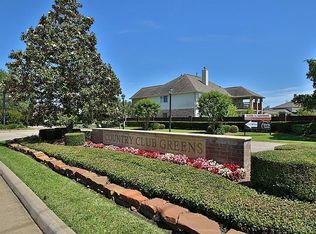 11227 Country Club Green Dr, Tomball, TX 77375