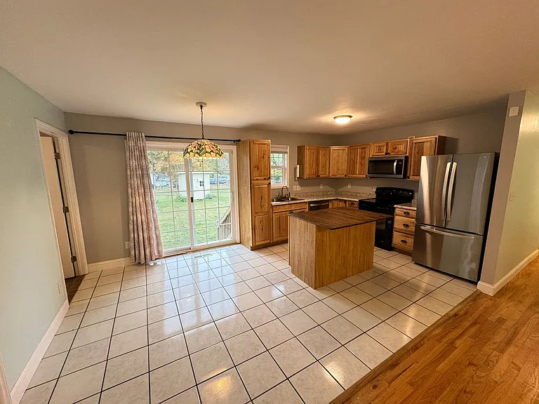 1505 Foxwood Dr — Photo 11