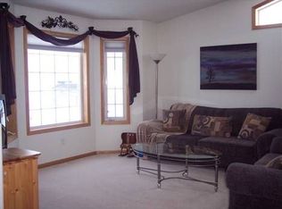 7601 Keystone Dr, Bismarck, ND 58503