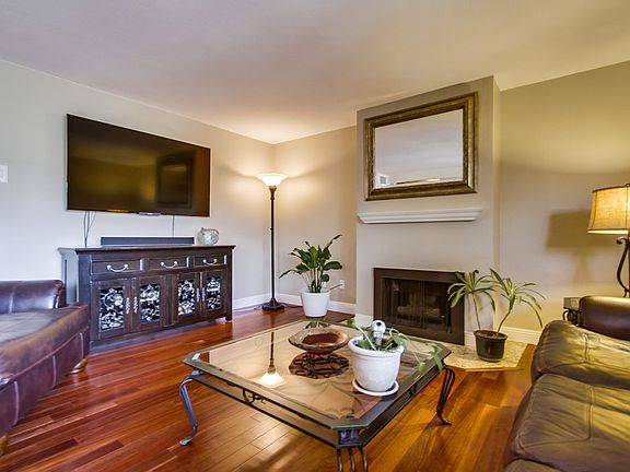 5th image of 3877 Leland St