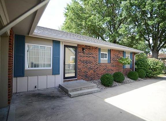 2nd image of 913 Dorton Ln