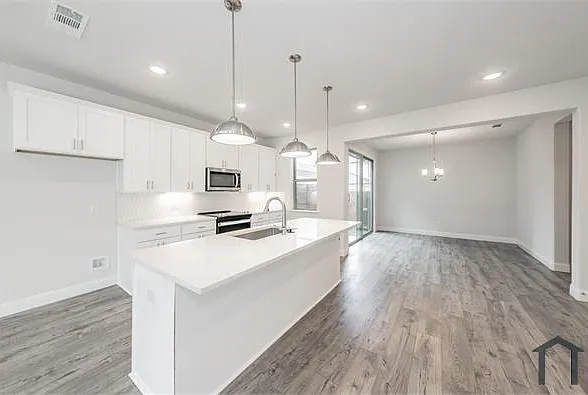 9709 Thorncrown Ln — Photo 31