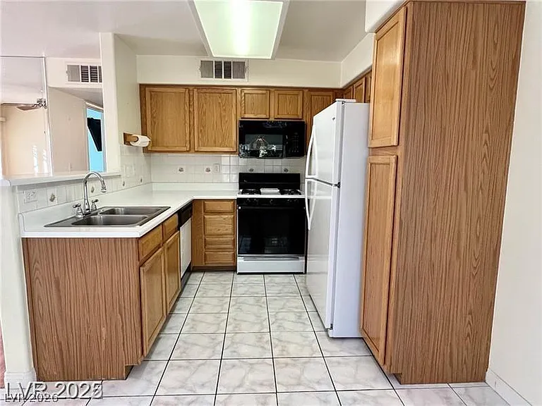 3101 Casey Dr #201 — Photo 5