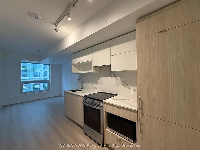 100 Queen St E #1812 — Photo 2