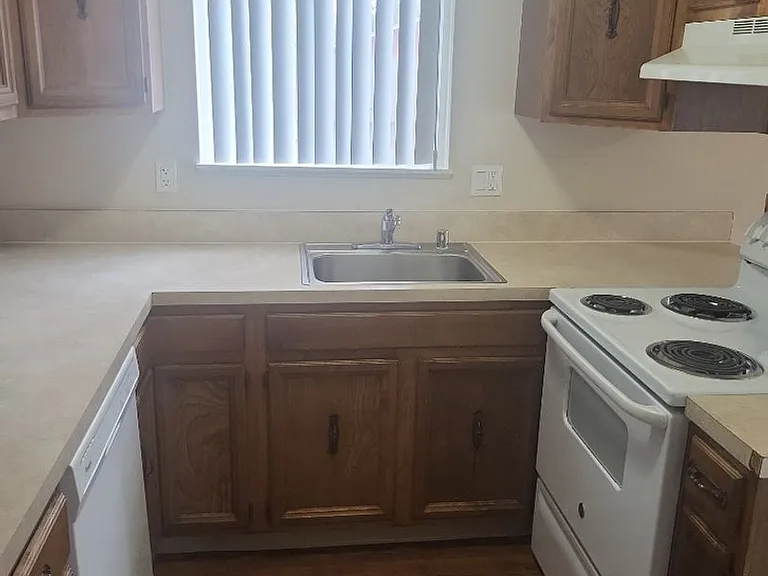 3331 NE 57th Ave — Photo 16