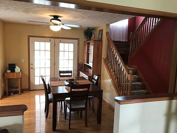 5th image of 200 Rolling Meadows Dr