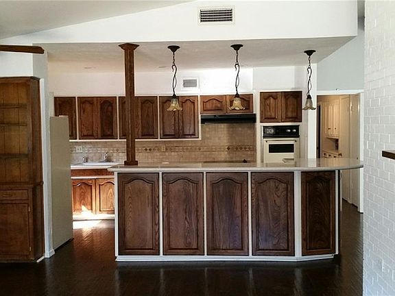 3rd image of 11401 Park Central Pl