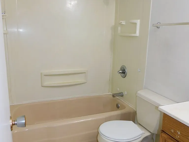 2221 N Ballard Rd — Photo 10
