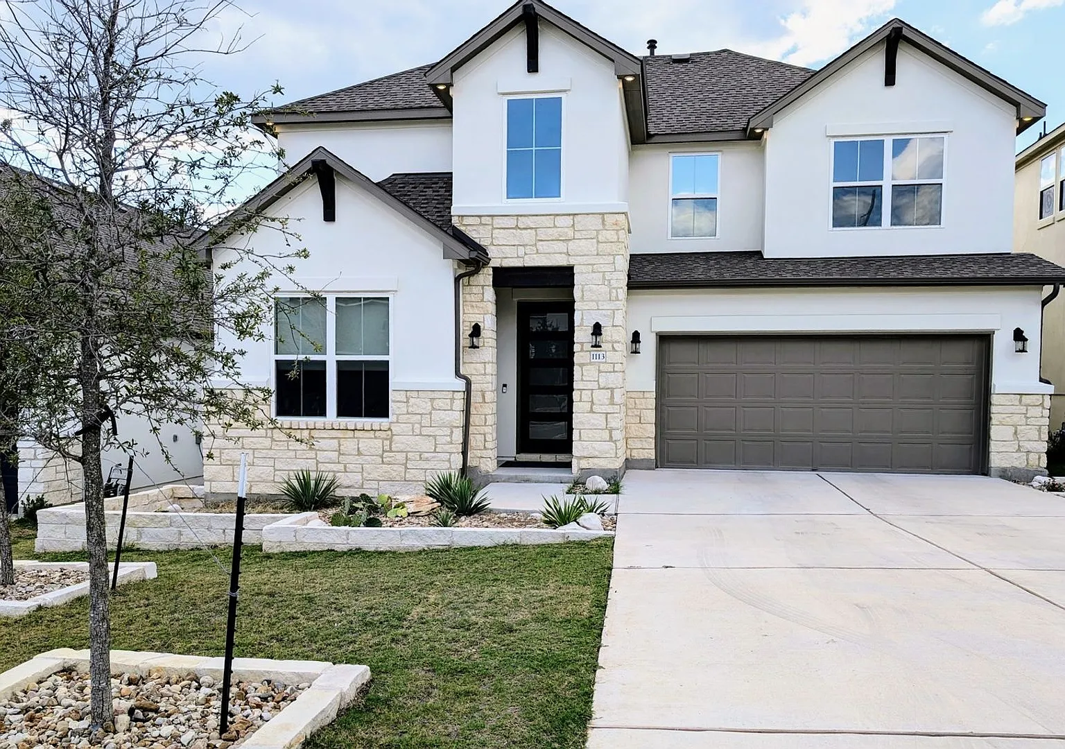 Luxurious 4BR House in the Travisso community. — Photo 1