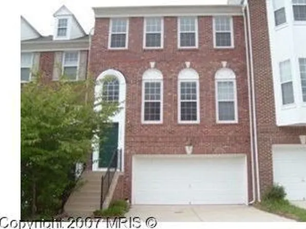 13032 Rose Petal Cir, Herndon, VA 20171