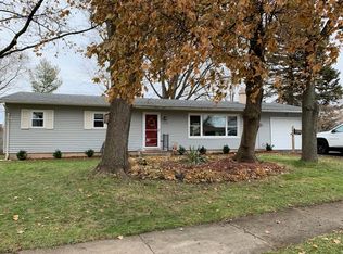 18562 W Woodland Ter, Gurnee, IL 60031