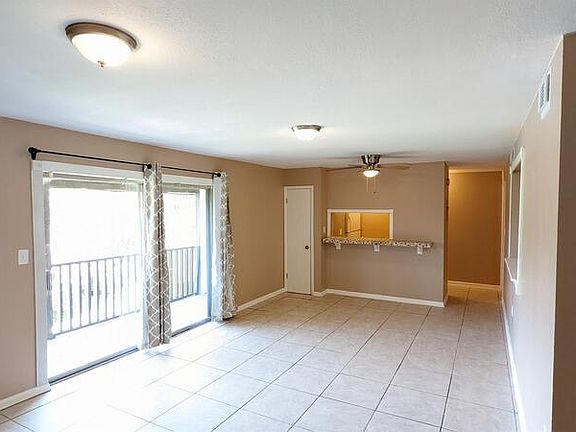 5th image of 399 Marshall Ct NW Unit 6