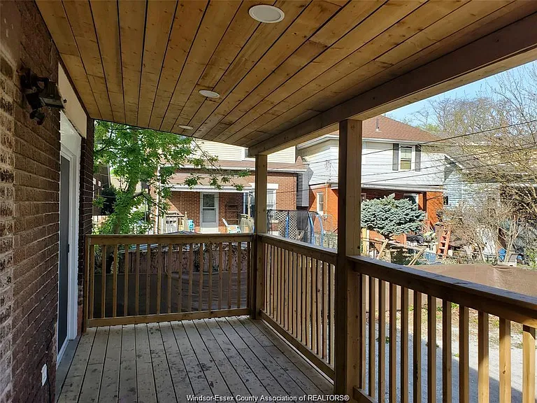 348 Caroline St — Photo 20