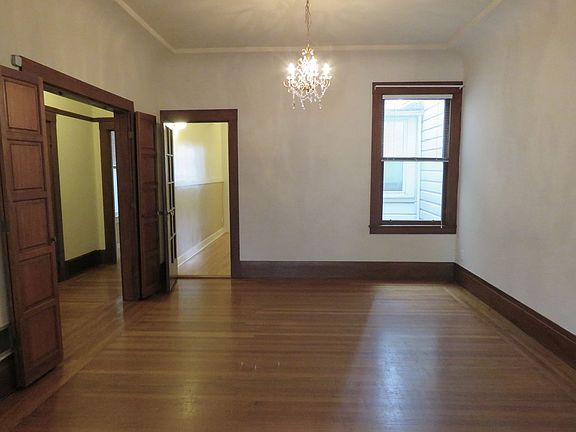 5th image of 2040-2042 Greenwich St #2040