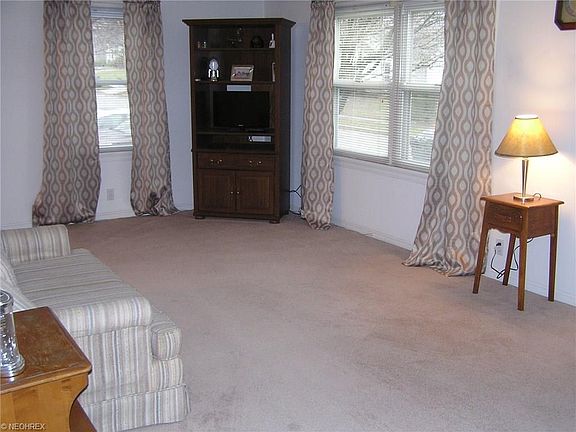 2nd image of 2697 Archwood Pl