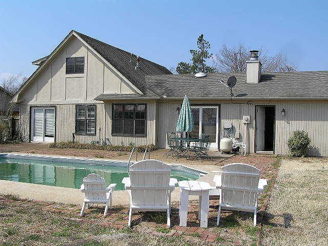 2nd image of 1108 Cherokee Dr
