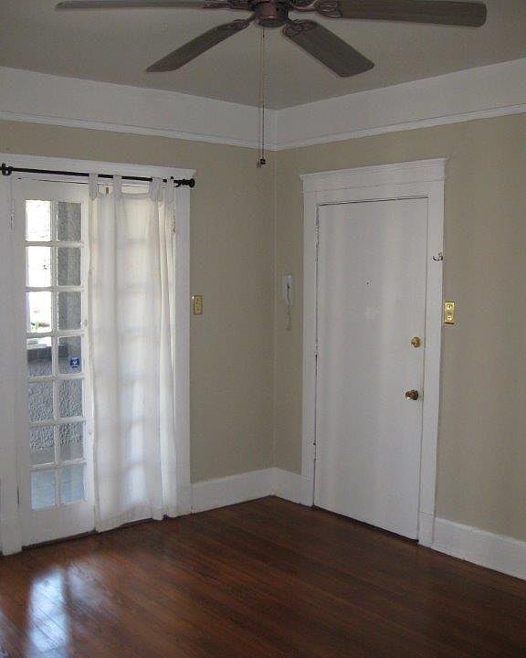 Living/Den