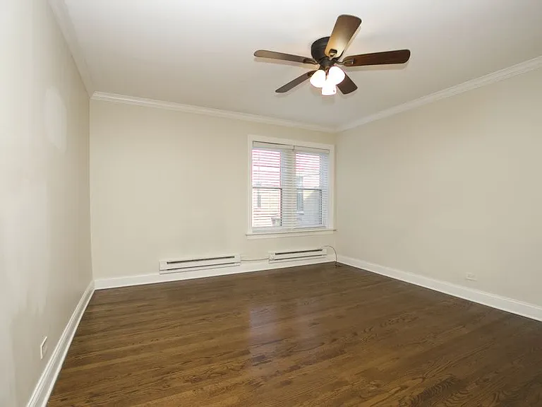 4222 N Clark St #4 — Photo 8