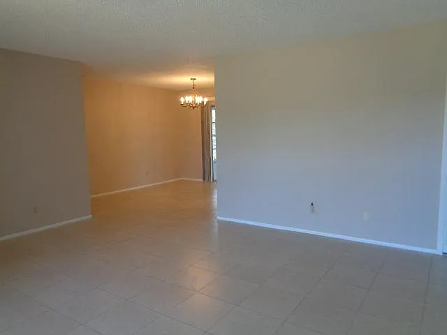 3 bed, 1148 sqft, $1,700 — Photo 4