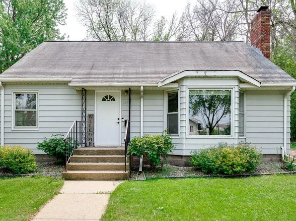 124 Arion St E, West Saint Paul, MN 55118