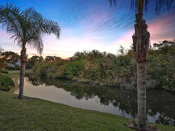 3rd image of 308 Ocean Forest Dr