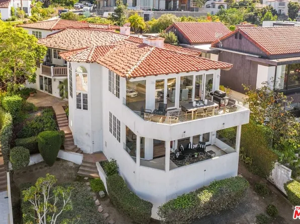 7782 Lookout Dr, La Jolla, CA 92037