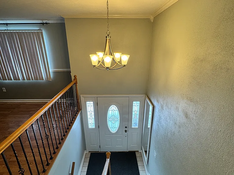 2062 Asheboro Dr — Photo 2