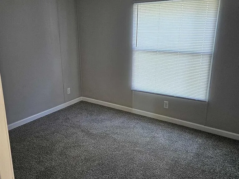2737 W Washington Ctr #287 — Photo 8