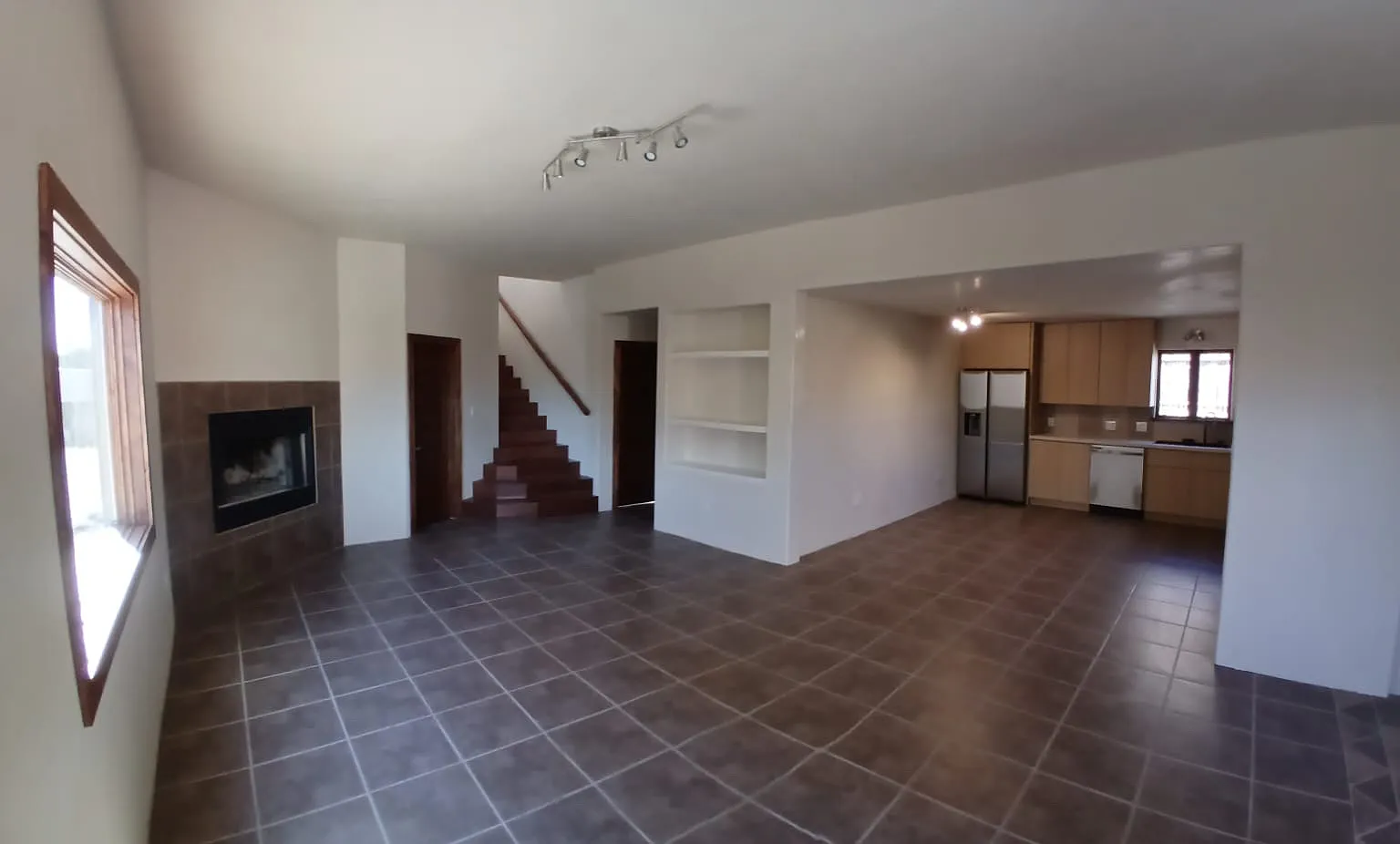 3 bed, 1770 sqft, $5,200 — Photo 3