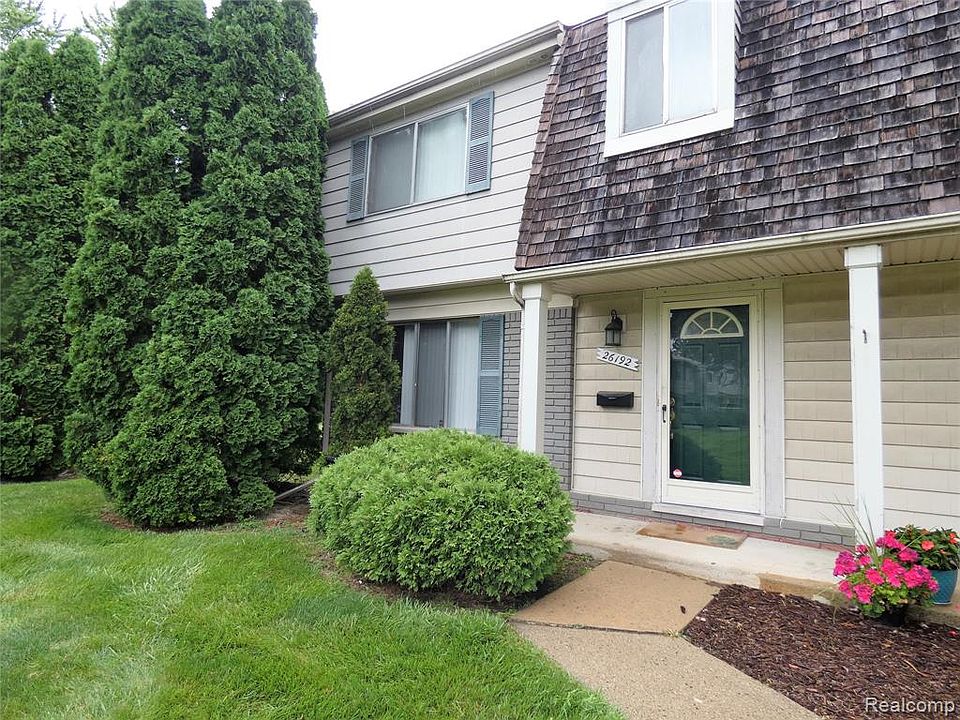 1st image of 26192 Franklin Pointe Dr #1