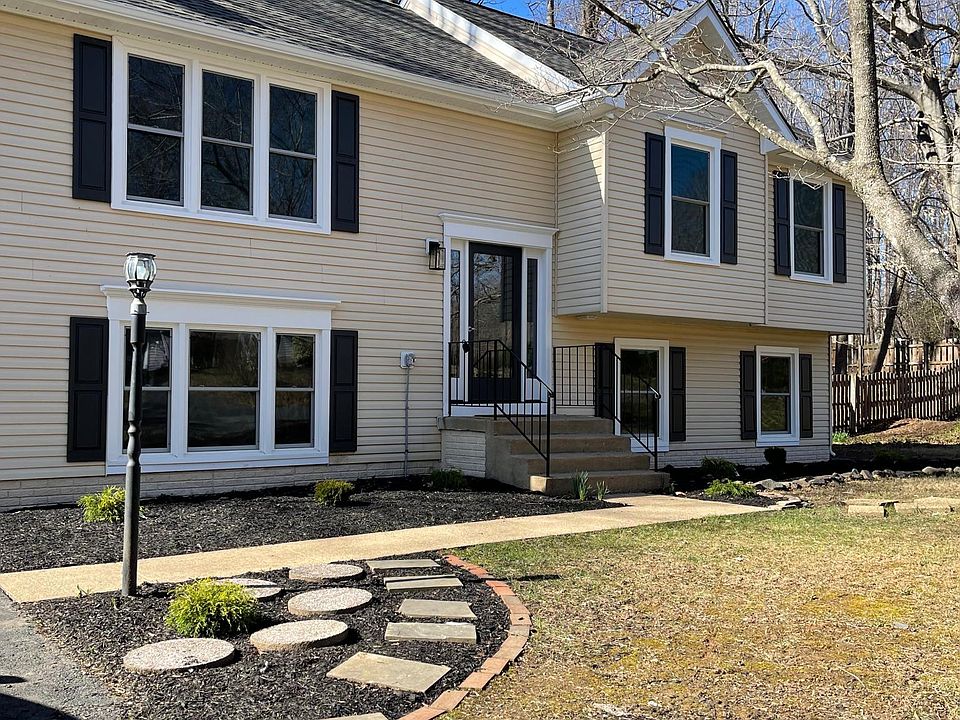 1st image of 11000 Ascot Cir