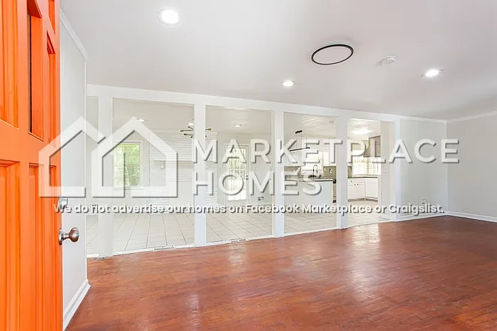 3 bed, 2.0 bath, 1650 sqft, $1,745 — Photo 3