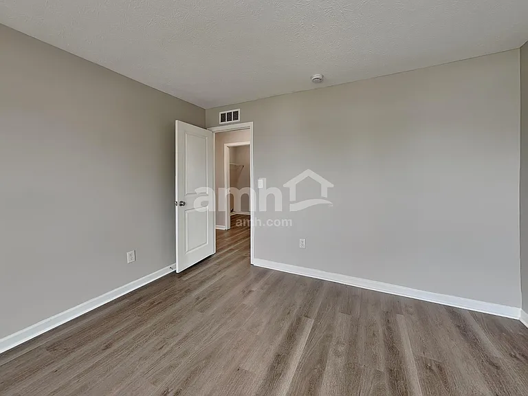 676 Classic Ln — Photo 16