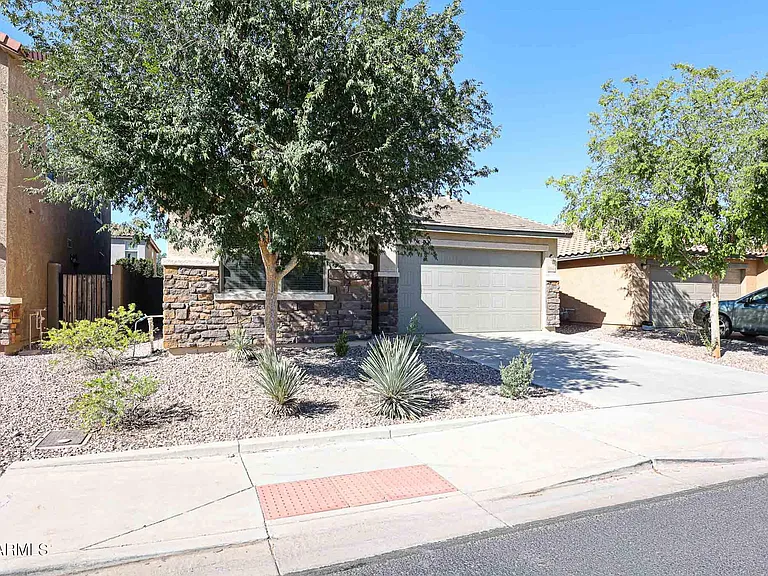 12041 W Cottontail Ln — Photo 3