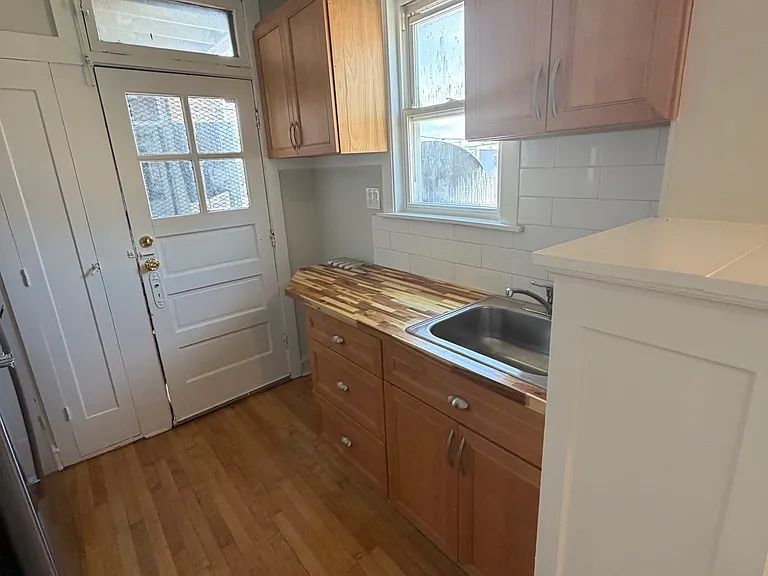 3050 N Lockwood Ave — Photo 2