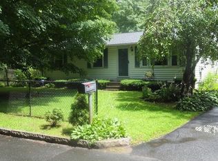 21 Ramblewood Dr, Springfield, MA 01118