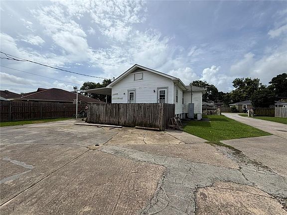 4th image of 5811-13 Kevin Dr