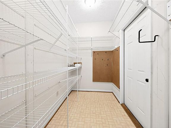 5th image of 4200 Bridgecrest Dr APT Y2