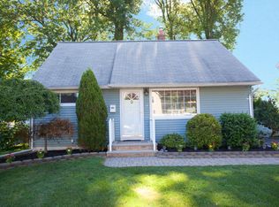 37 Cornell Dr, Clark, NJ 07066