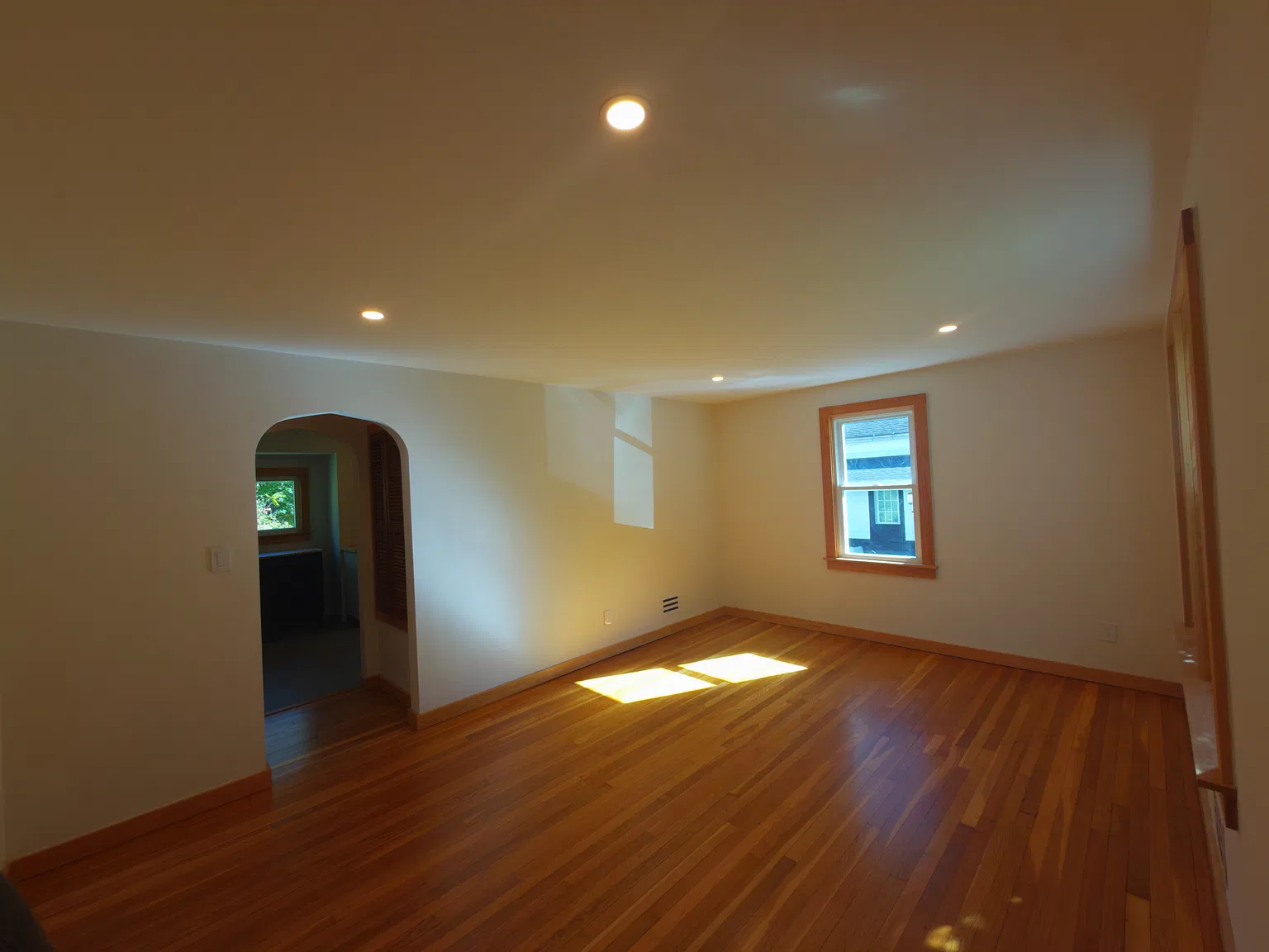 2 bed, 735 sqft, $2,700 — Photo 4