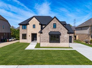 54679 White Pine Ln, Shelby Township, MI 48315