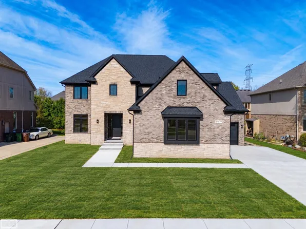 54679 White Pine Ln, Shelby Township, MI 48315